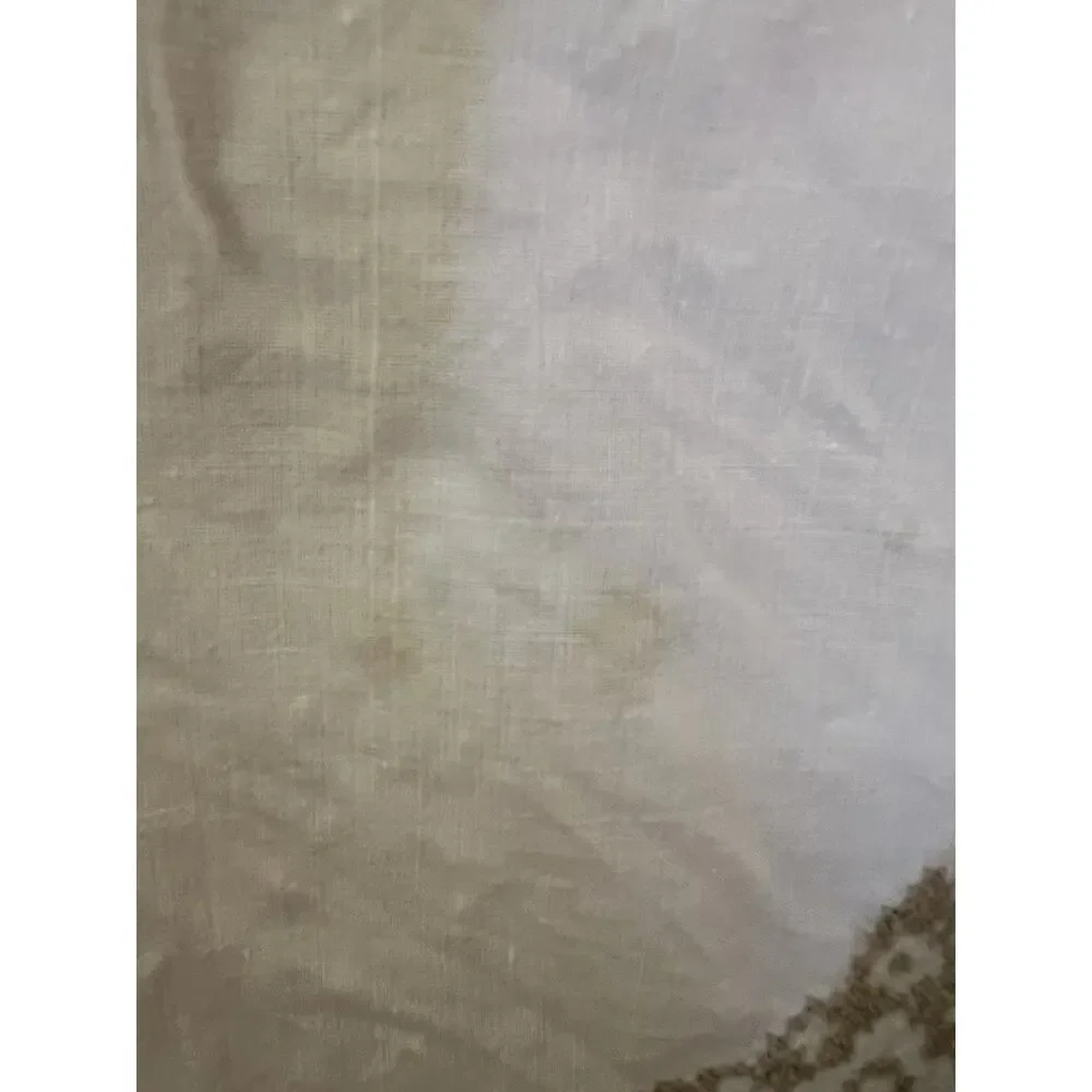 LinenTablecloth features grey