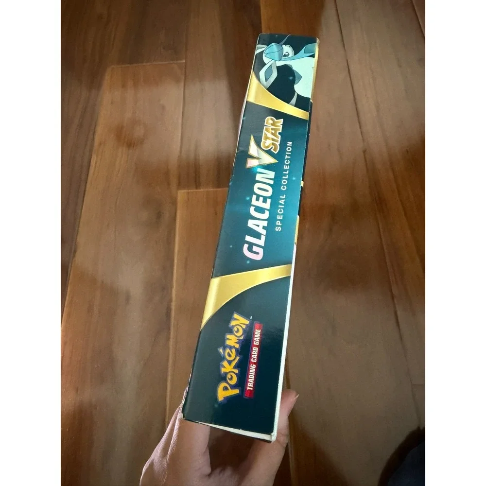 NEW Pokemon TCG Sealed 2022 Glaceon VSTAR Special Collection Box