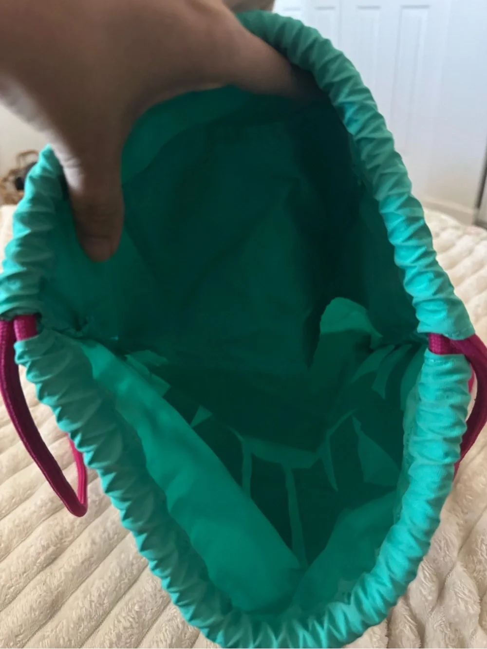 Nike Heritage Drawstring Bag in Teal and Magenta