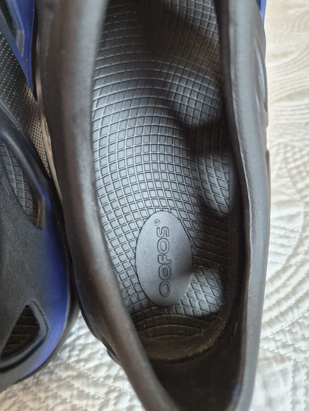EUC Oofos Oocandoo Recovery Sandals Size Men 11 Royal Blue Black
