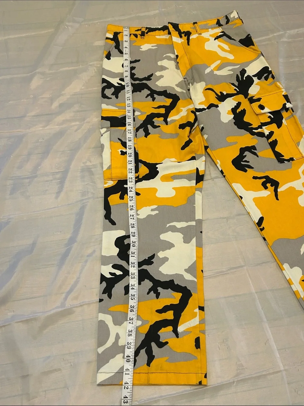 Vintage Atlas Cotton Twill Shorts with Yellow & Gray Print