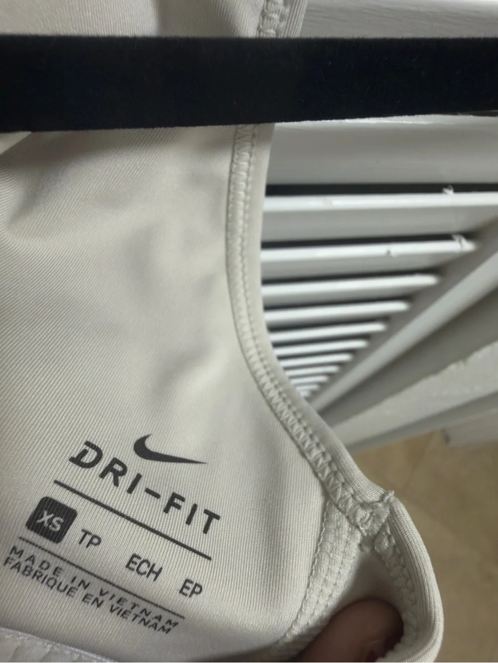 Nike stretchy crop