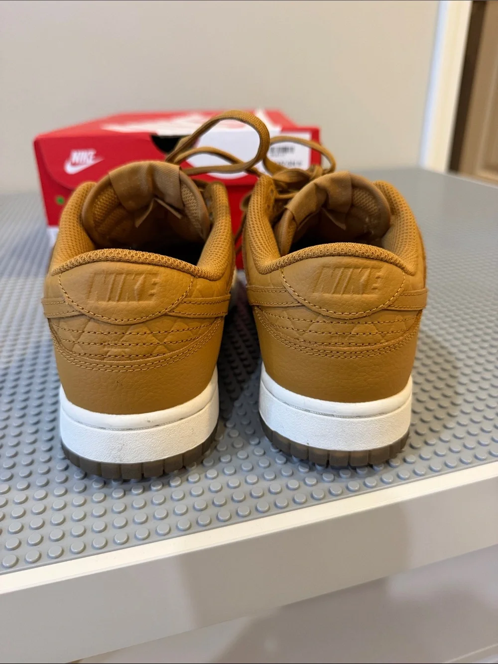 Nike classic low