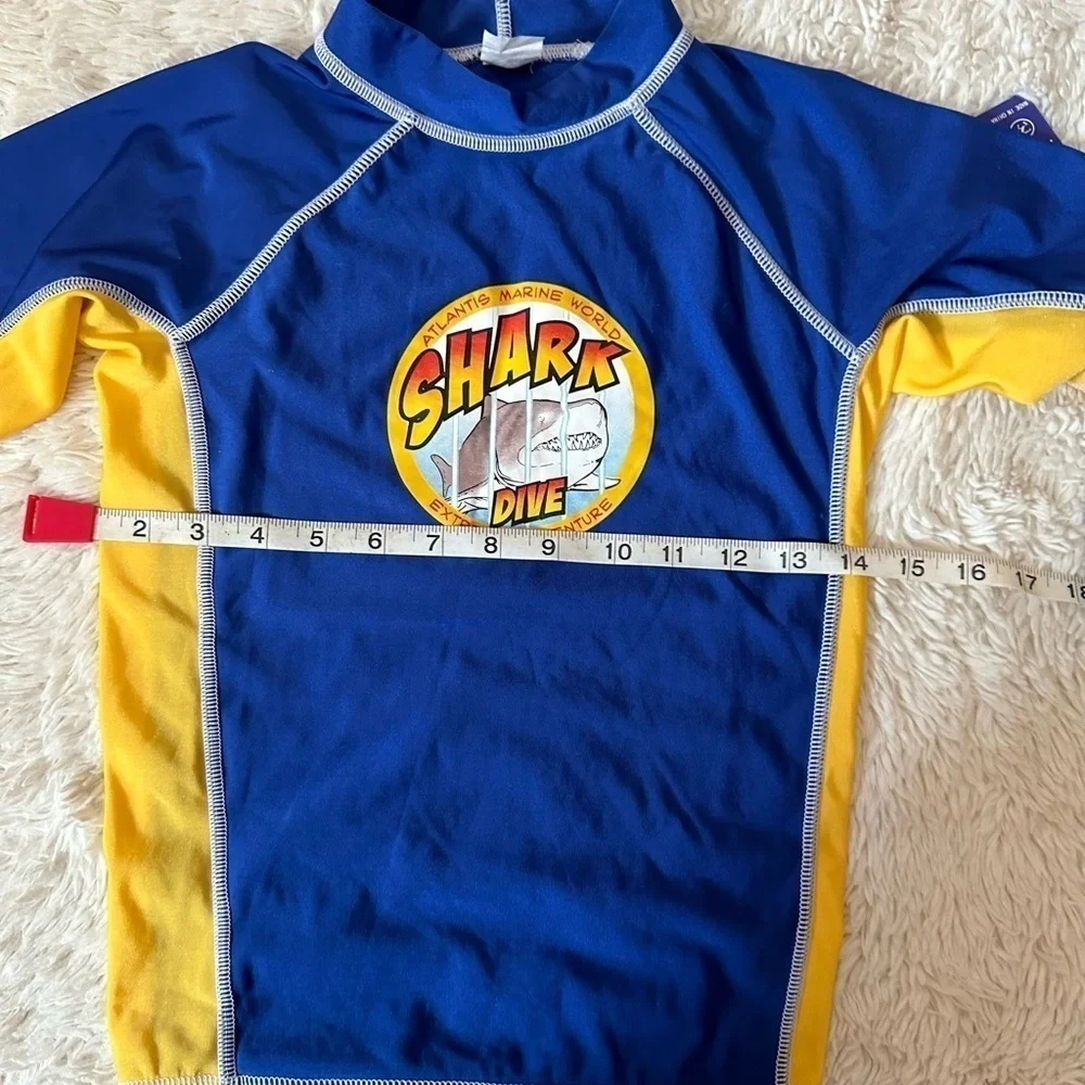 NWT tribalsurf rash guard  size Medium 12/14