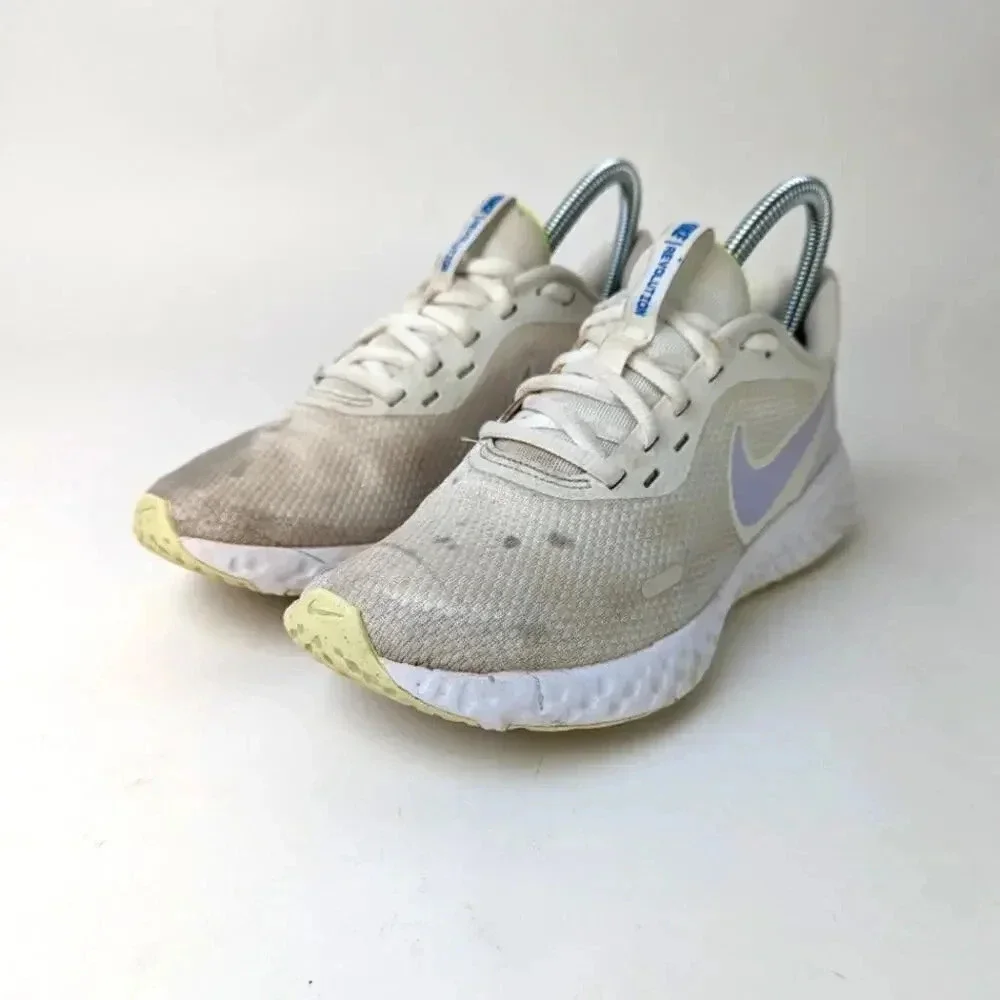 Nike Revolution 6.5