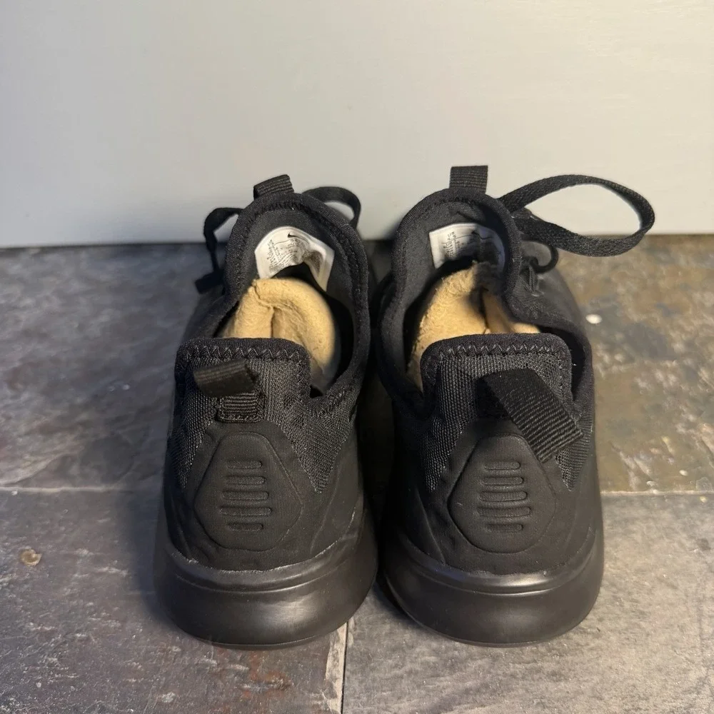 Nike Free TR 8 Triple Black 942888-002 Women's sz 5.5  Gym Training Shoes