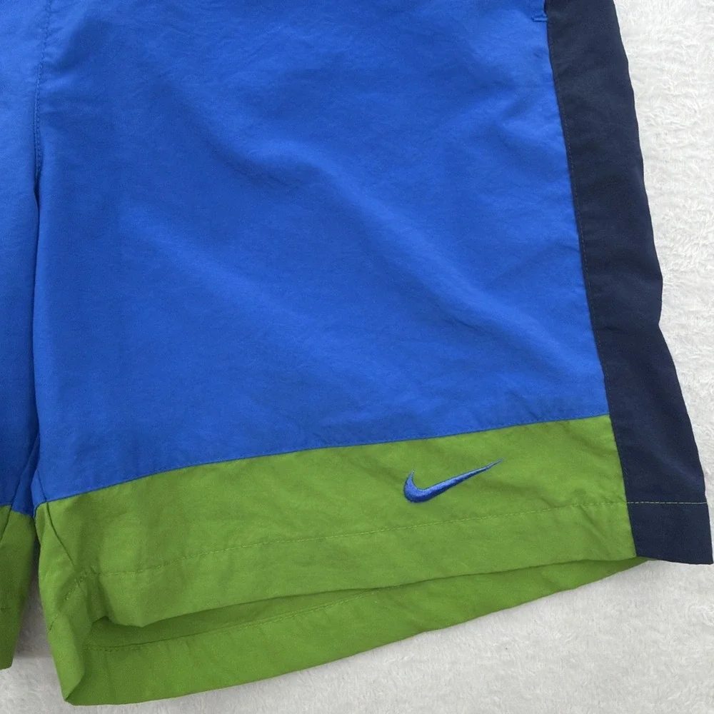 Nike such looking 100%