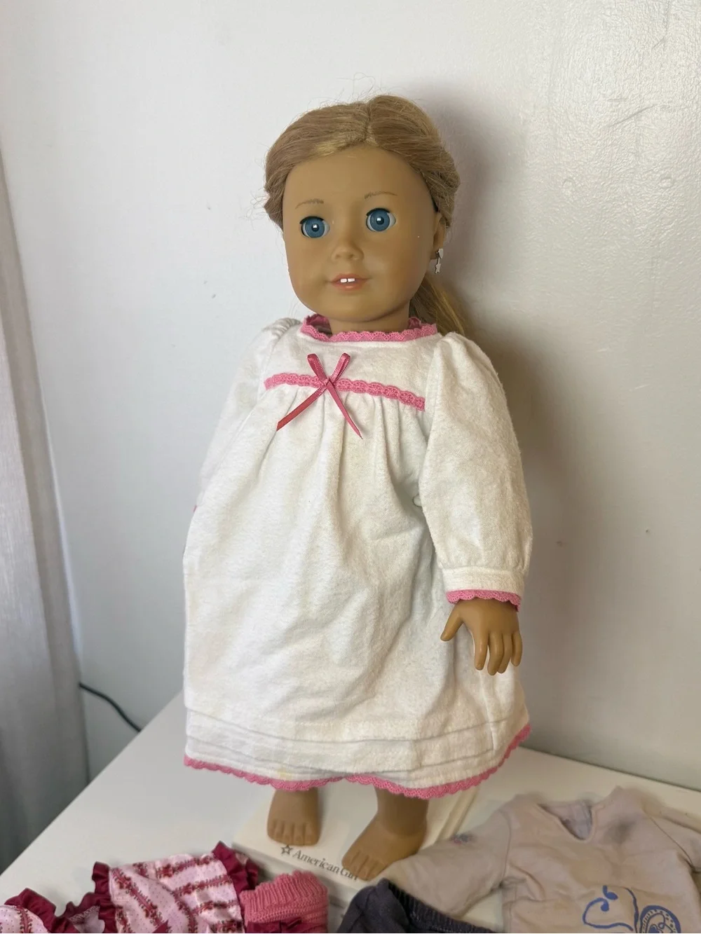 American Girl Doll with White & Pink Nightgown and Purple Accessories [loose leg