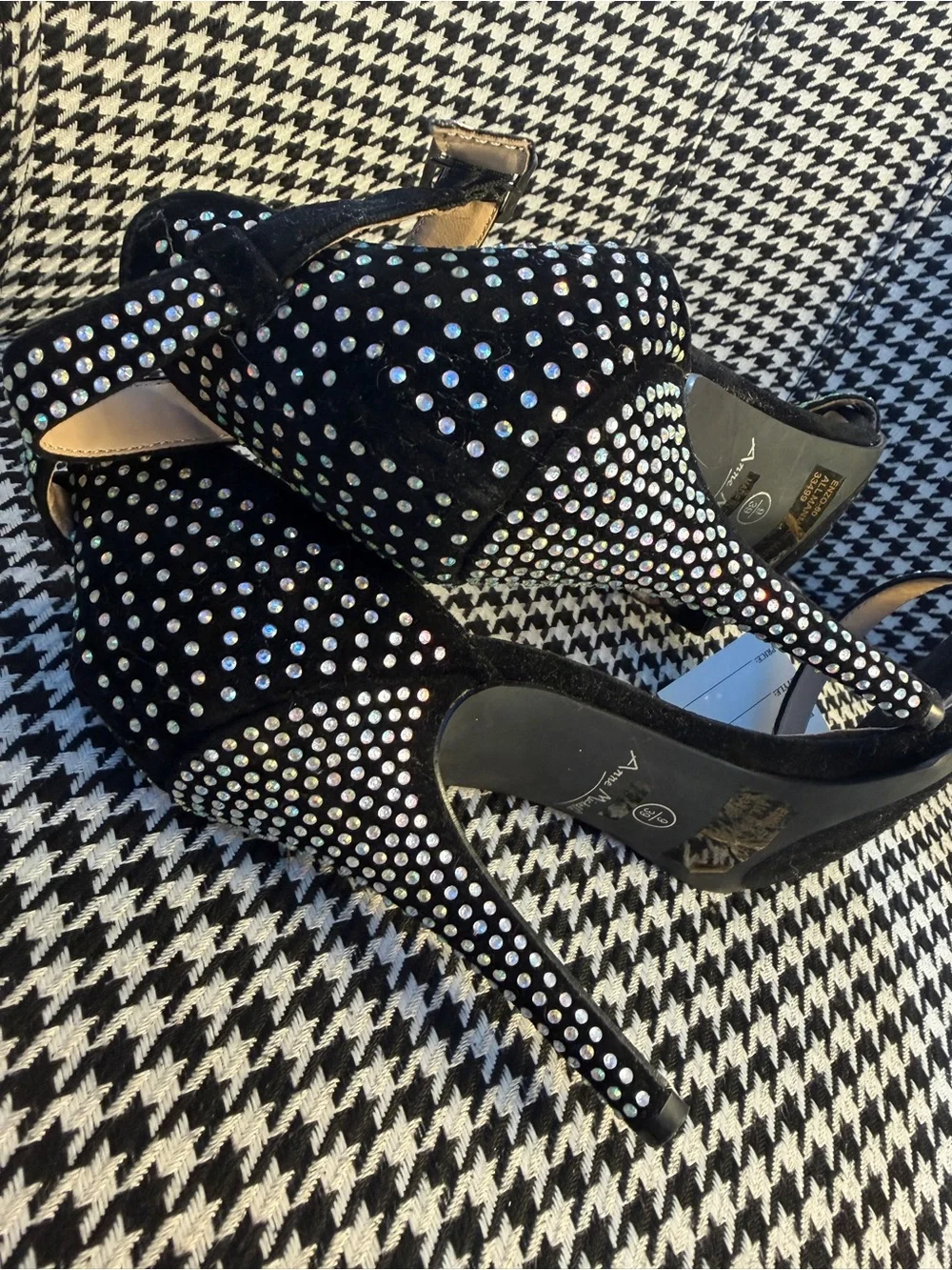 Anne Michelle sleek black