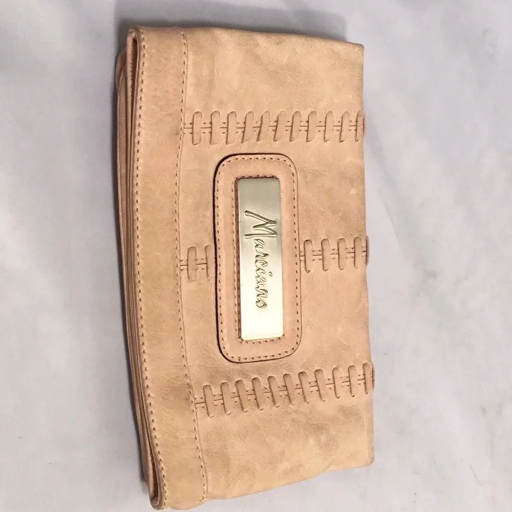 Marciano signature fold