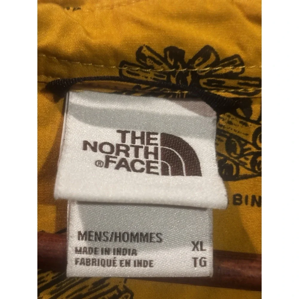 The North Face fabric closure