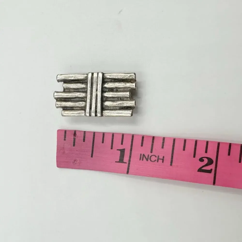 Unbranded pewter craft