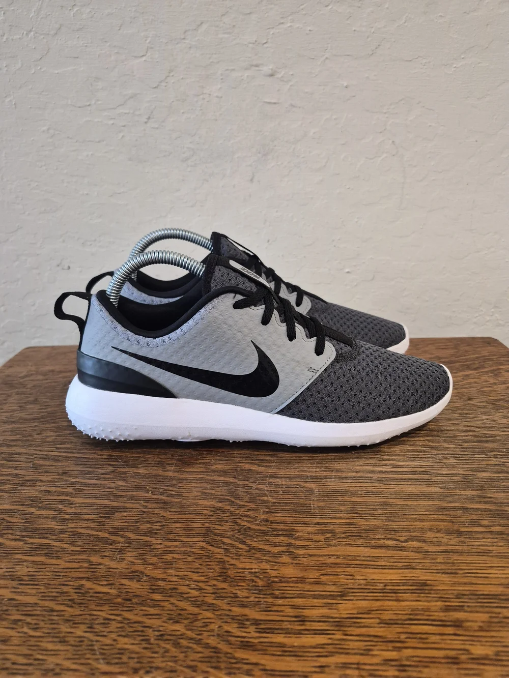 Nike swoosh roshe