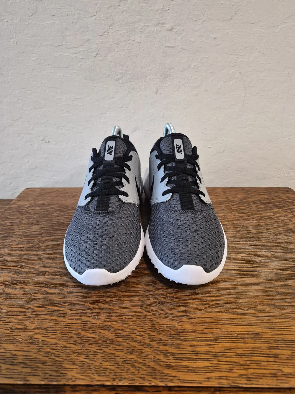 Nike gray accents eur