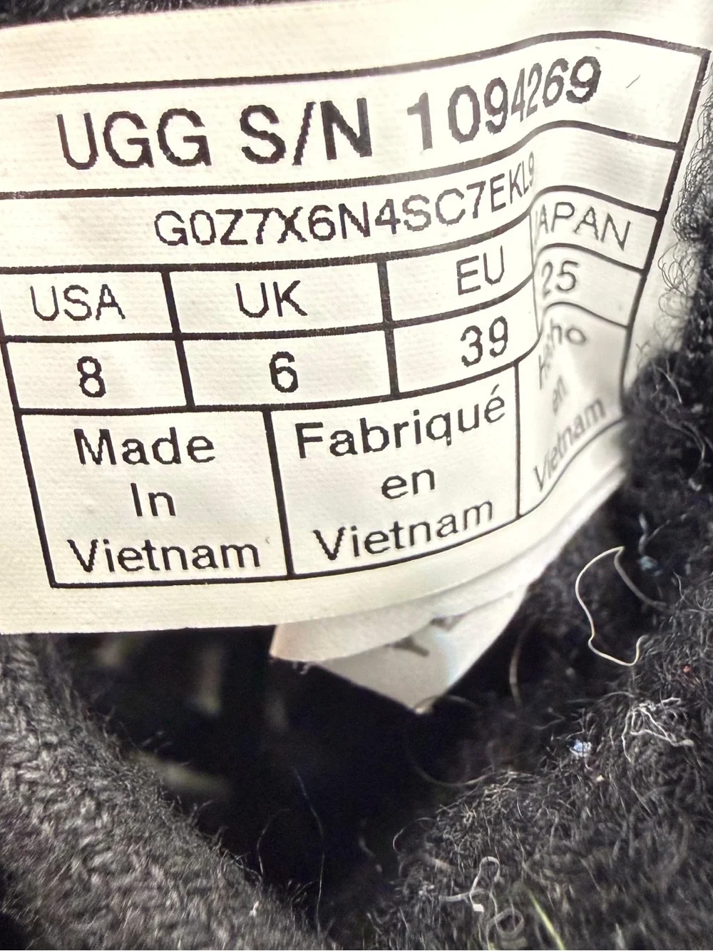 UGG Neumel Men’s Size 8 Black Suede Shearling Lace Up Chukka Boots
