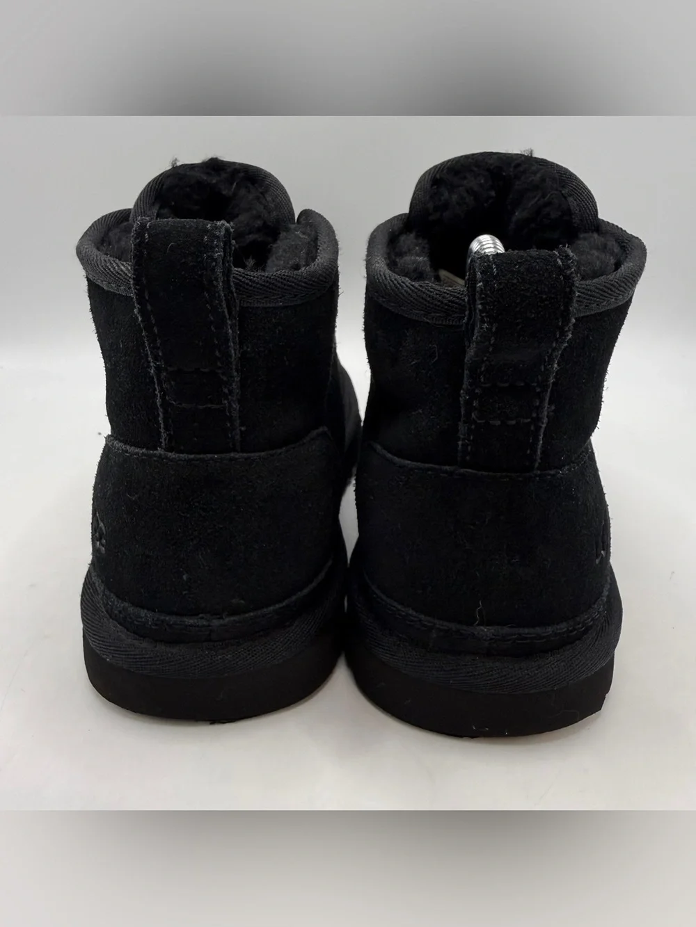 UGG Neumel Men’s Size 8 Black Suede Shearling Lace Up Chukka Boots