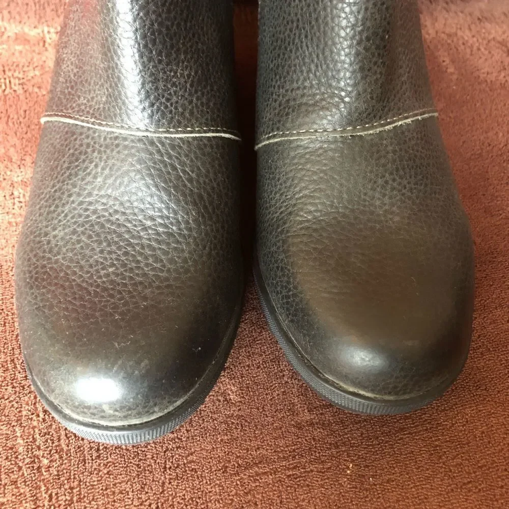 Sorel Women's Joan of Arctic Wedge II Chelsea Boots Pebbeled Leather 8.5