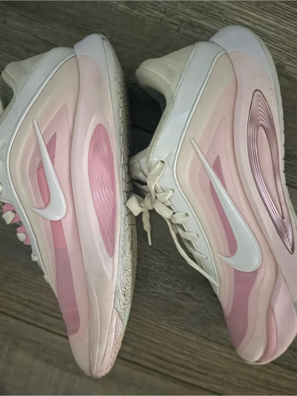 Nike design swoosh