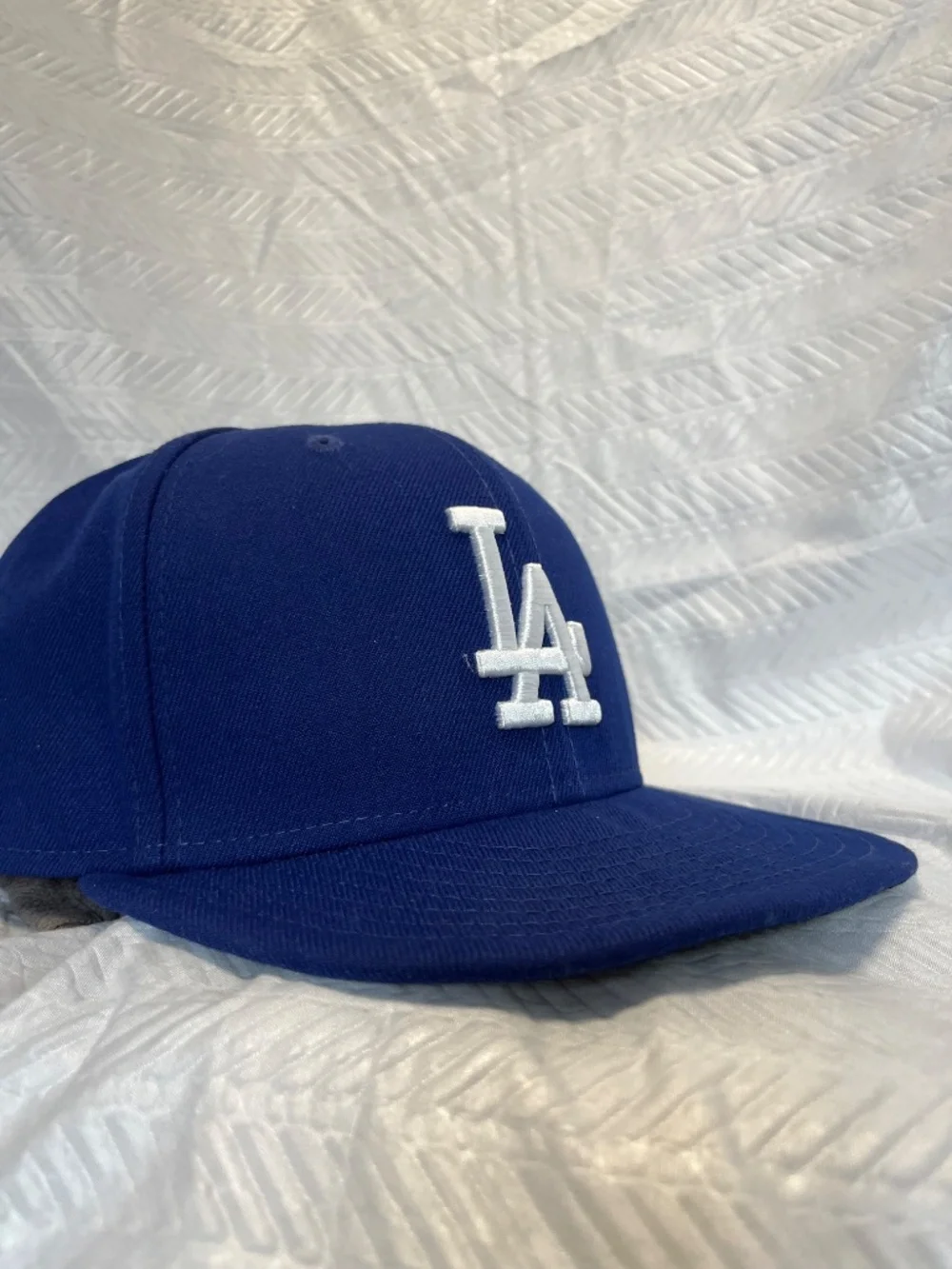 New Era LA Dodgers 59Fifty Authentic Collection Low Crown Cap -  7 5/8”