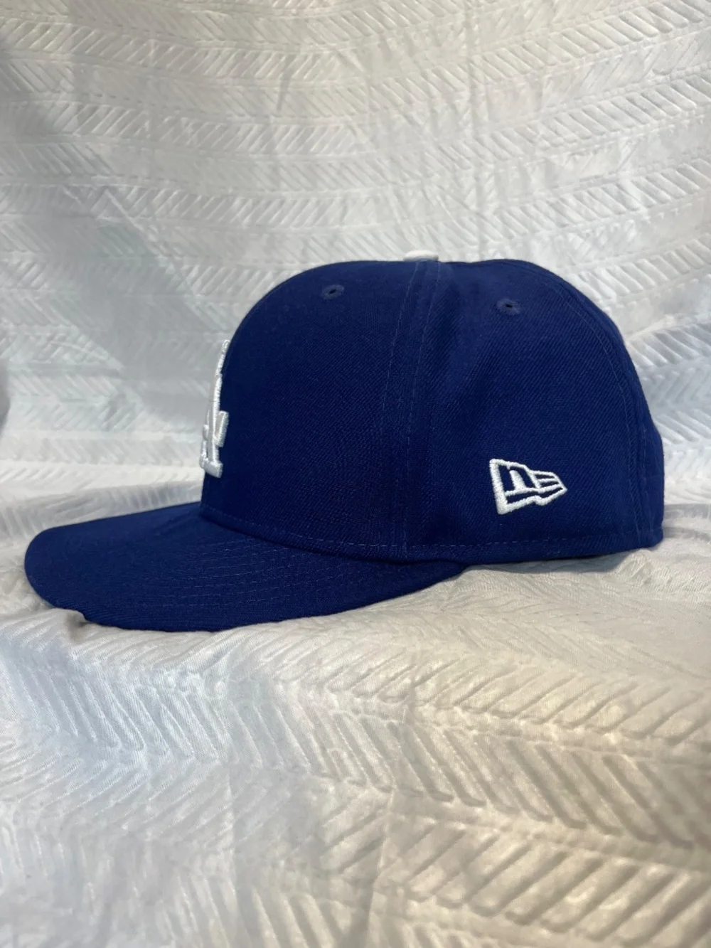 New Era LA Dodgers 59Fifty Authentic Collection Low Crown Cap -  7 5/8”