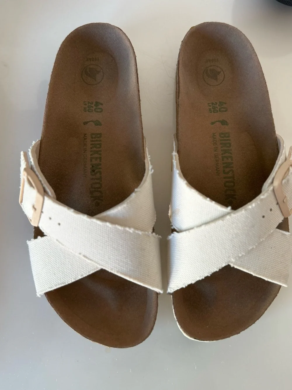 Birkenstock SIENA VEGAN SANDAL EGGSHELL, EU SIZE 40| US 9-9.5 GOOD CONDITION