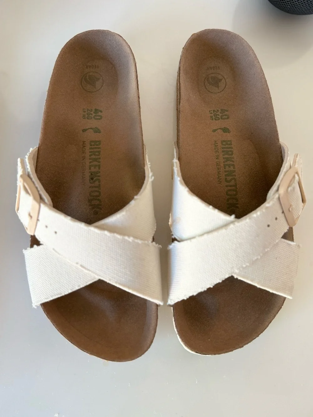 Birkenstock SIENA VEGAN SANDAL EGGSHELL, EU SIZE 40| US 9-9.5 GOOD CONDITION