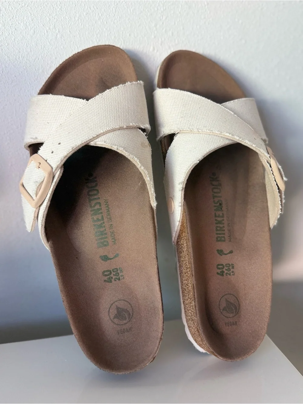 Birkenstock SIENA VEGAN SANDAL EGGSHELL, EU SIZE 40| US 9-9.5 GOOD CONDITION
