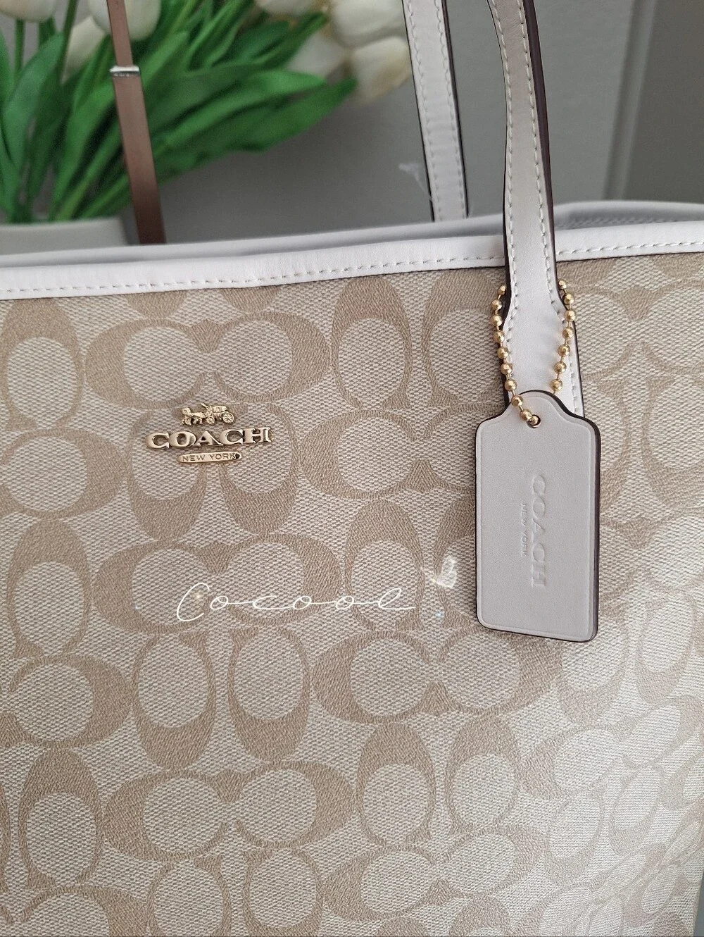 NWT Coach City Tote In Signature Canvas 5696 Light khaki/Chalk