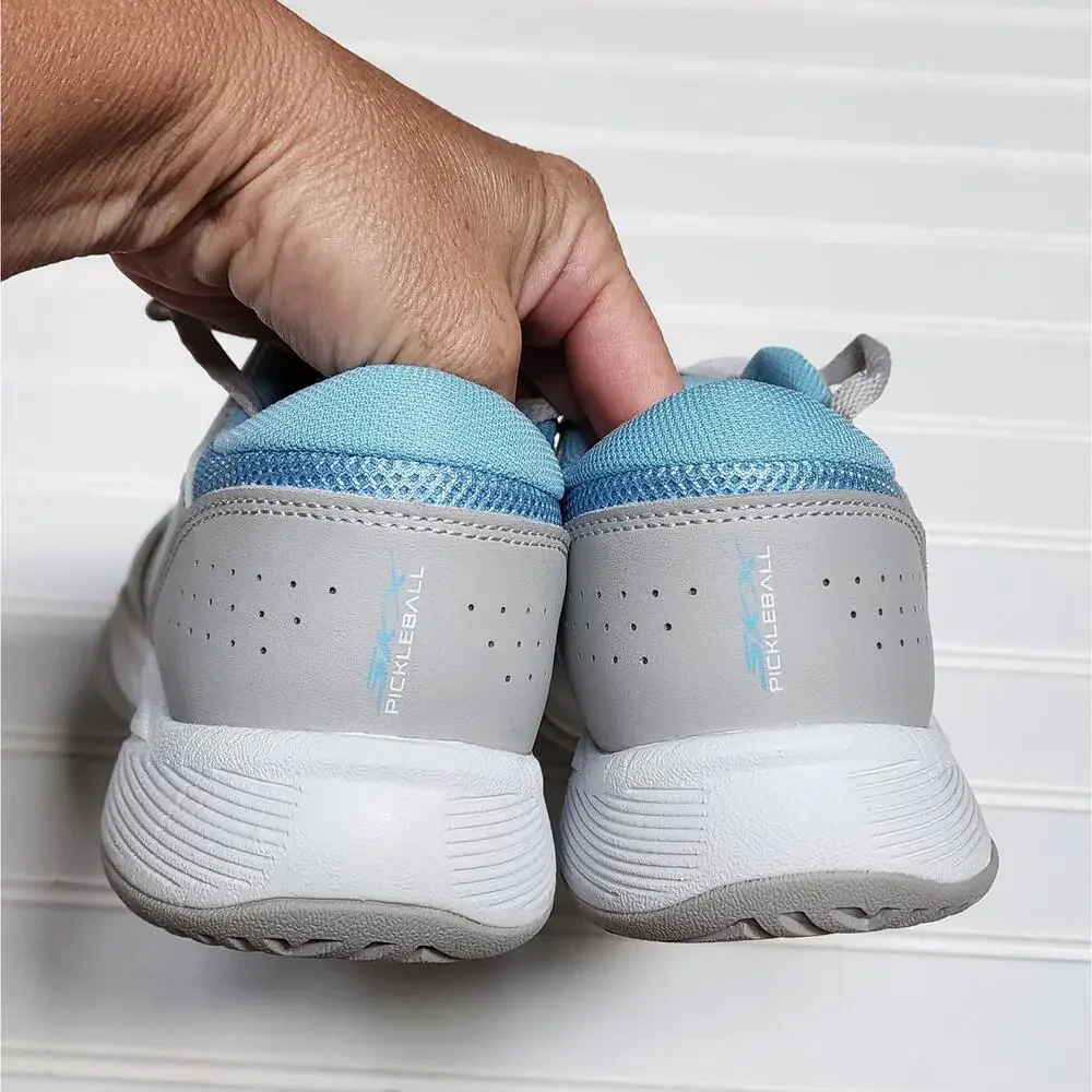 Skechers nwot women