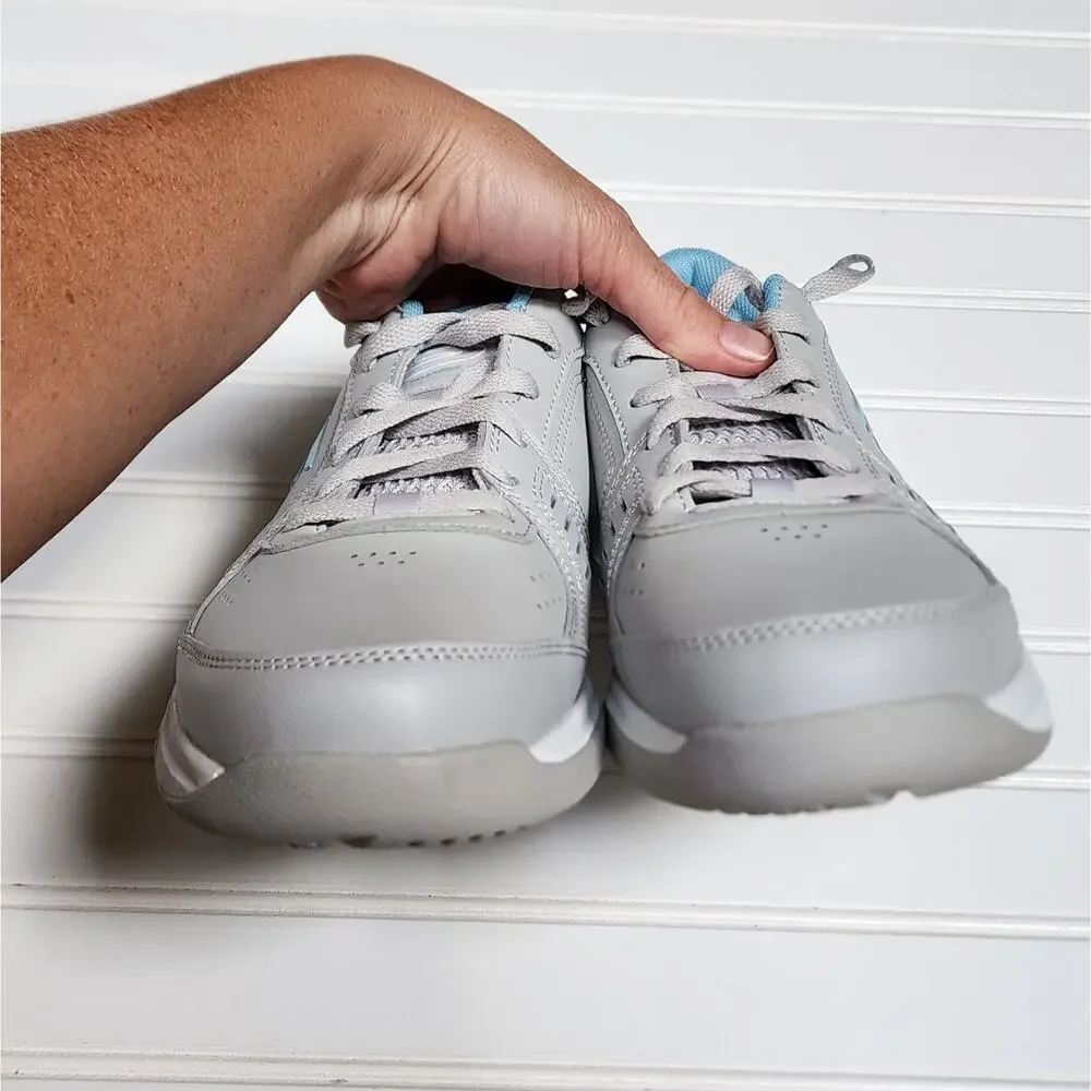 Skechers nwot women