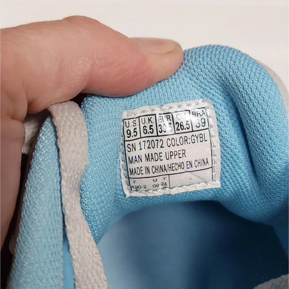 Skechers nwot women