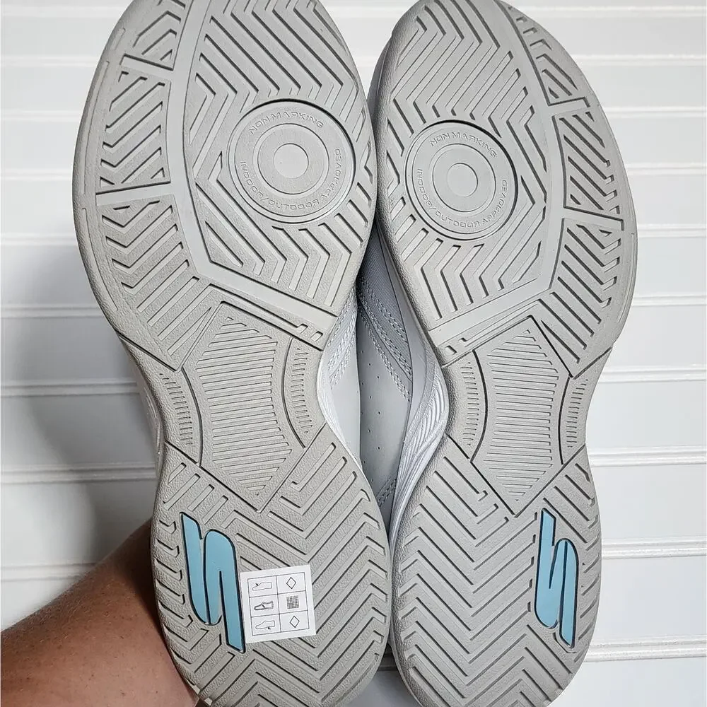 Skechers nwot women
