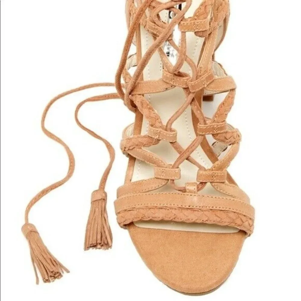 BCBG MAXAZRIA Heels Brown trappy Suede‎ Leather Strap Shoes Size 8