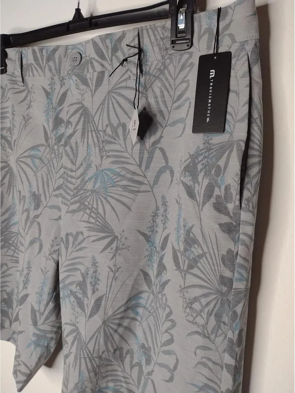Travis Mathew men shorts