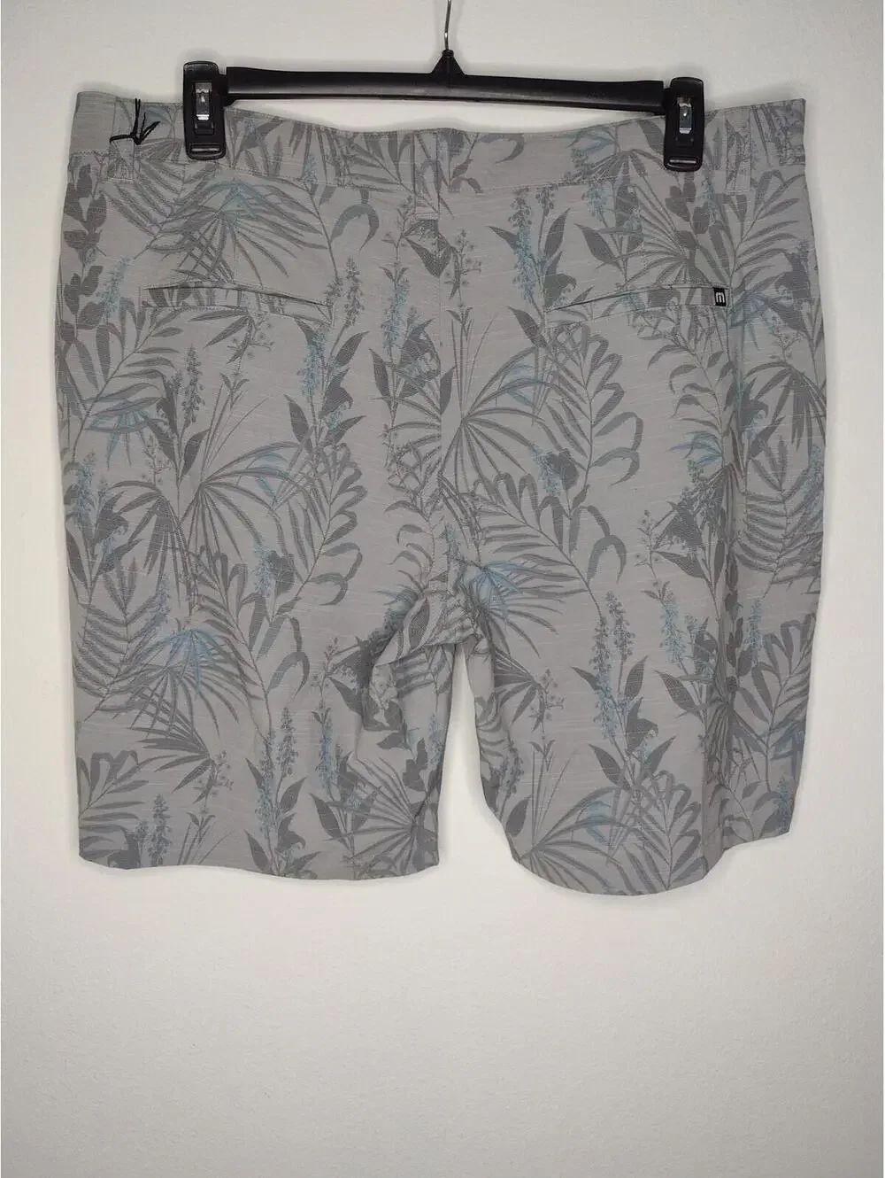 Travis Mathew men shorts