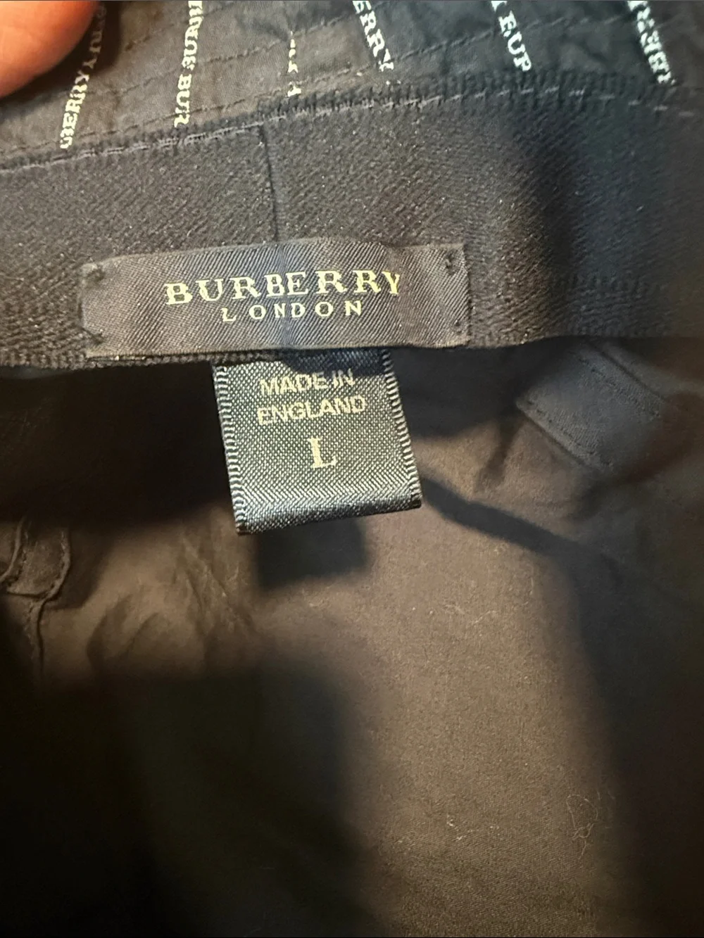Burberry stylish bucket