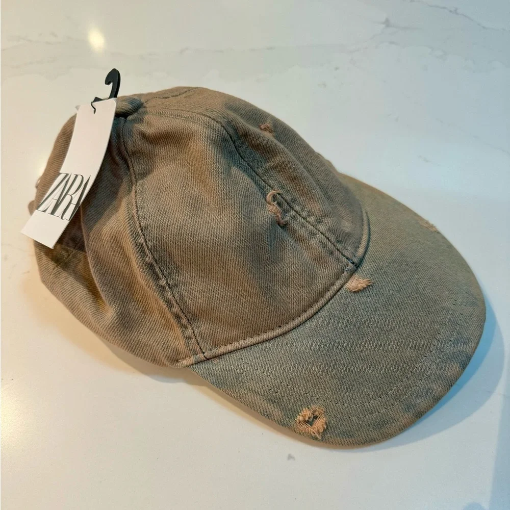 NWT - Zara Hat - Stylish