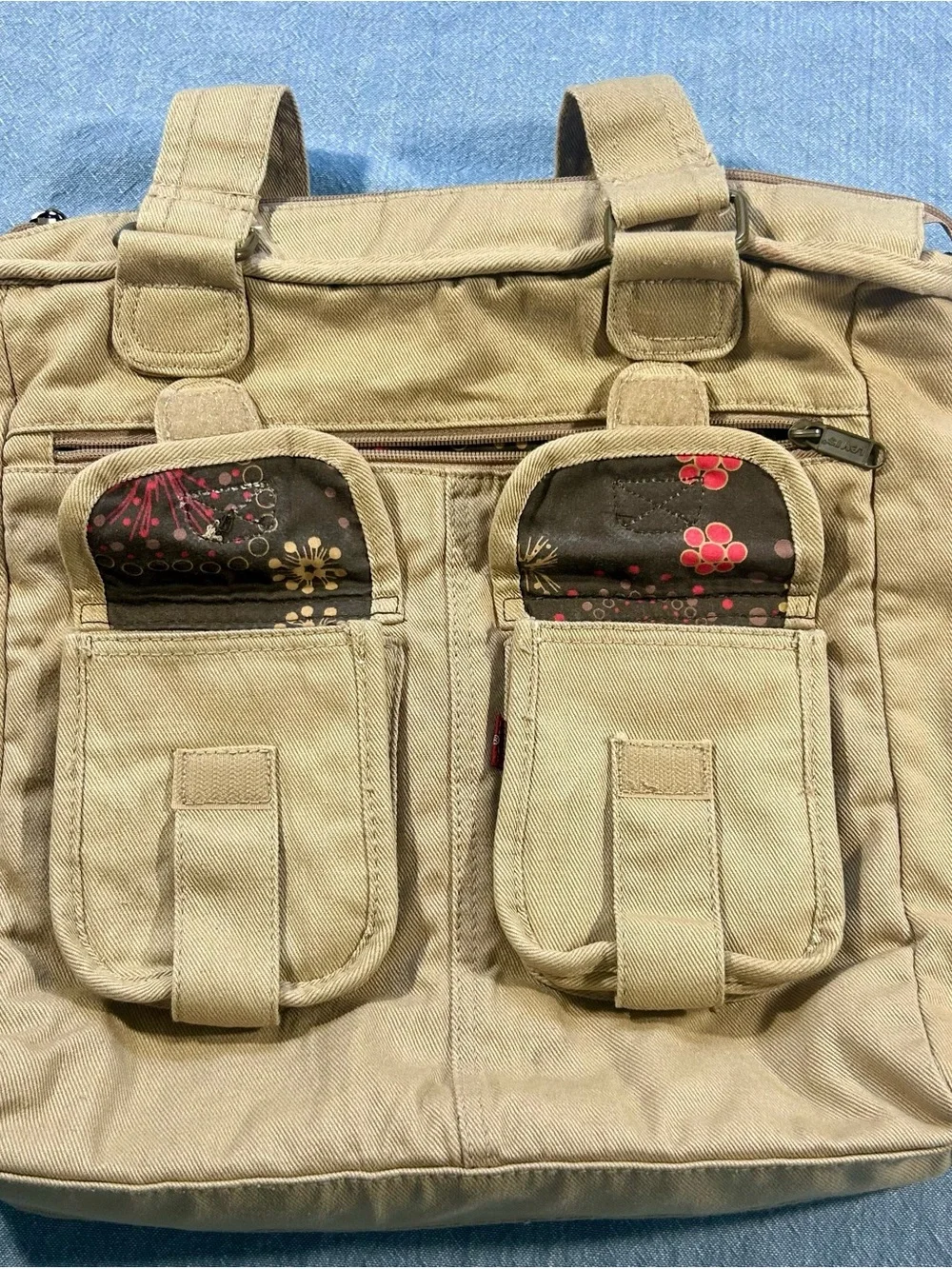 Levis levi canvas