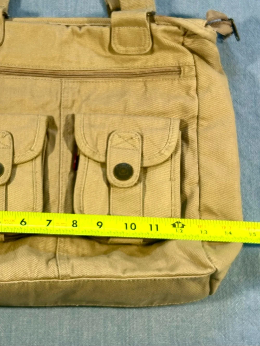 Levis levi canvas