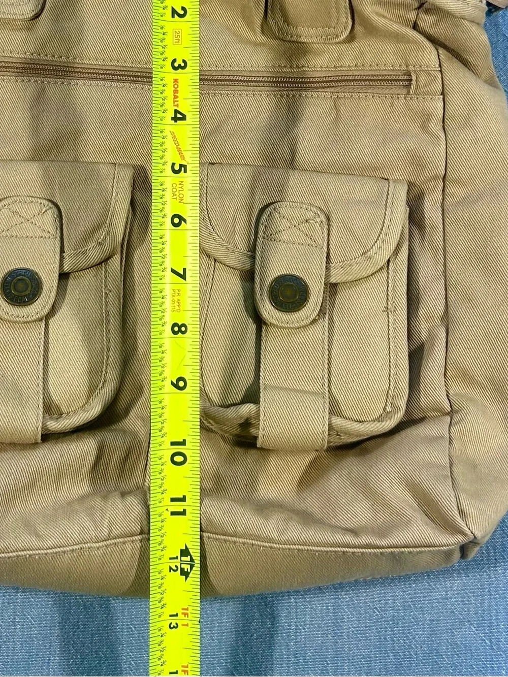 Levis levi canvas