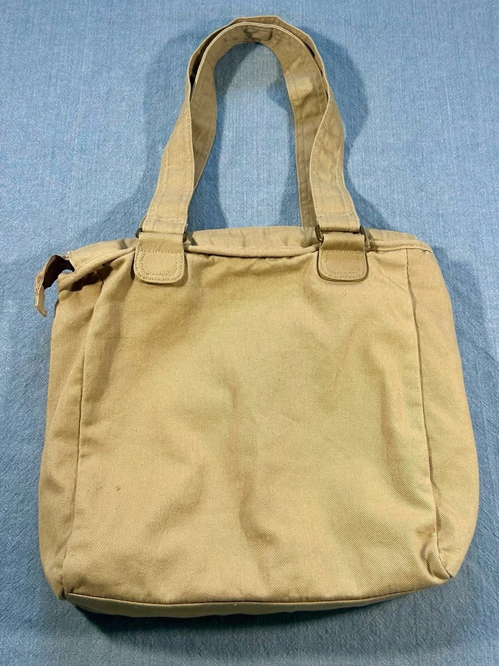 Levis levi canvas