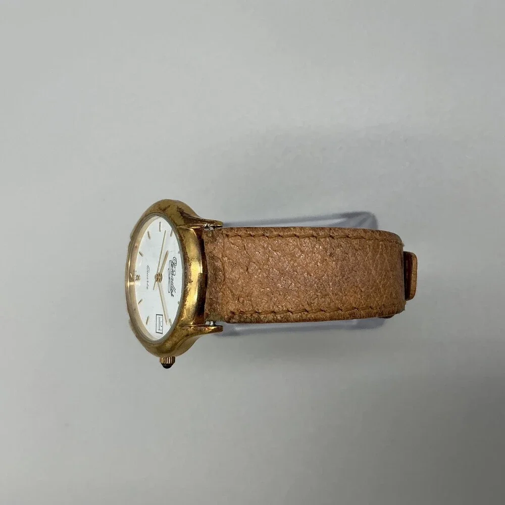 Vintage Versailles Womens Watch 31mm Gold Tone Leather Swiss Date New Battery