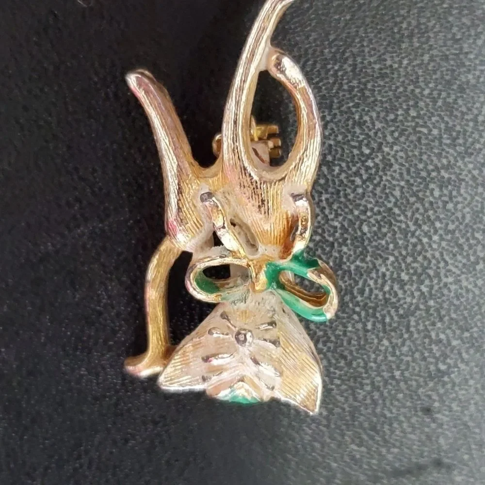 Gerry's vintage gold tone kitty with bow brooch