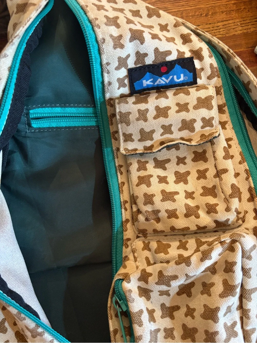 Kavu strap pop print