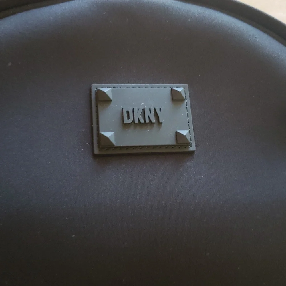 Dkny sleek versatile