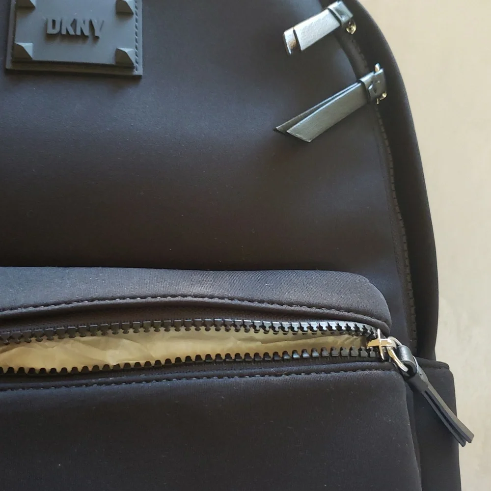 Dkny sleek versatile