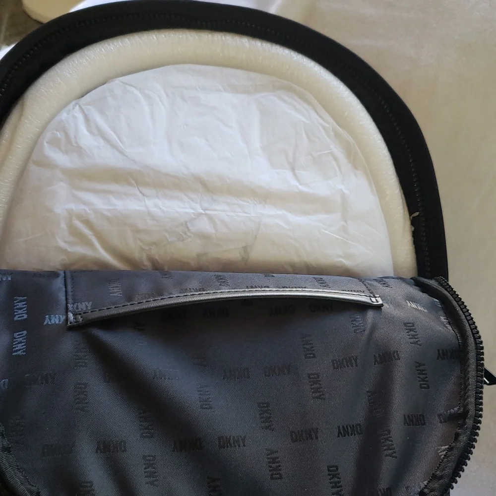 Dkny sleek versatile