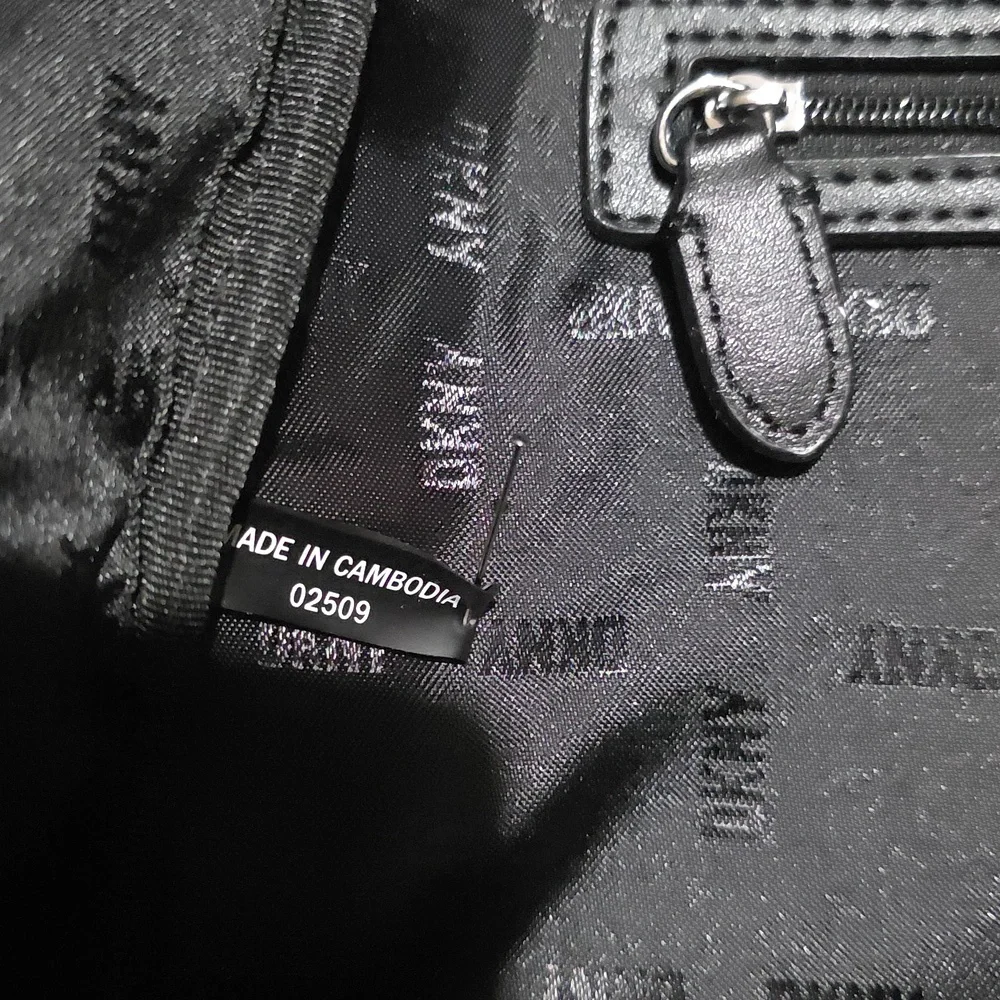 Dkny sleek versatile