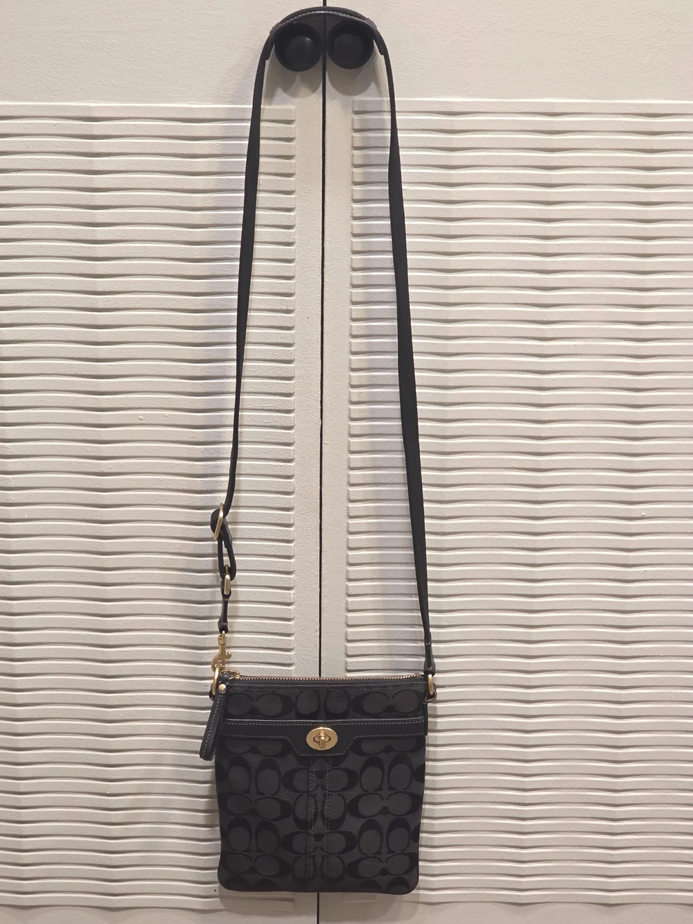 Vintage Coach Black Signature C Jacquard Turnlock Swingpack Crossbody Bag Y2K