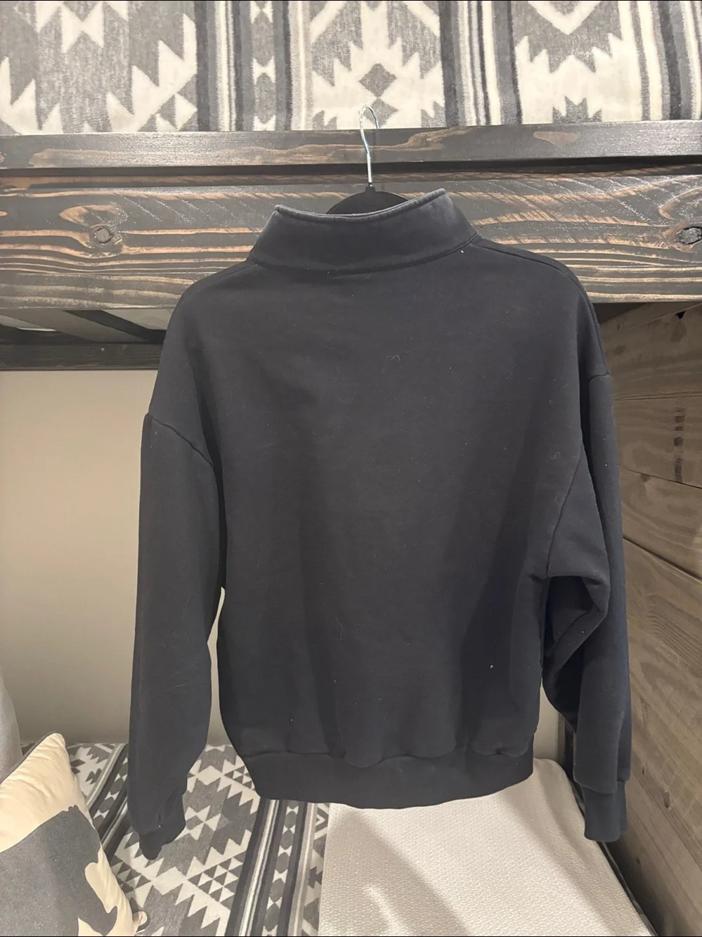 ALO Accolade 1/4 Zip Pullover - Black. Size XS.  Good Used Condition.